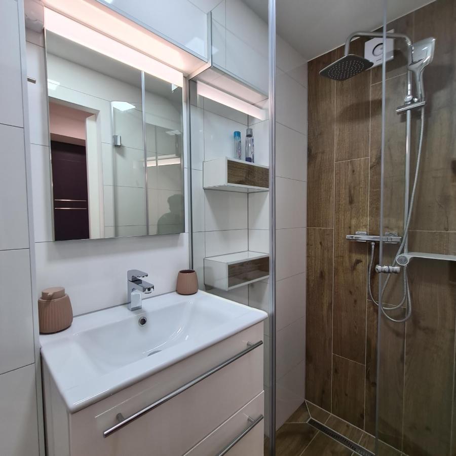 Apartment Dinlux Maribor Luaran gambar